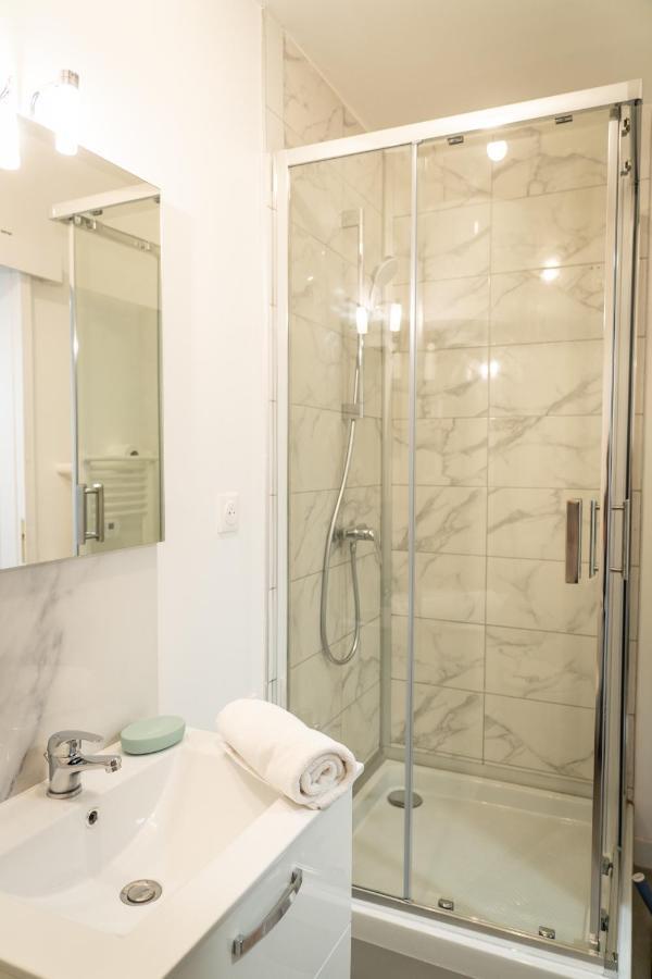 Magnifique T2 Centre Ville Dernier Etage Avec Balcon Valence  Luaran gambar